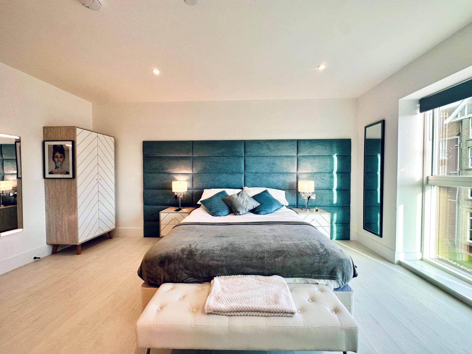 34 Cliff Edge Interior Designed Luxury With Sea Views Apartment