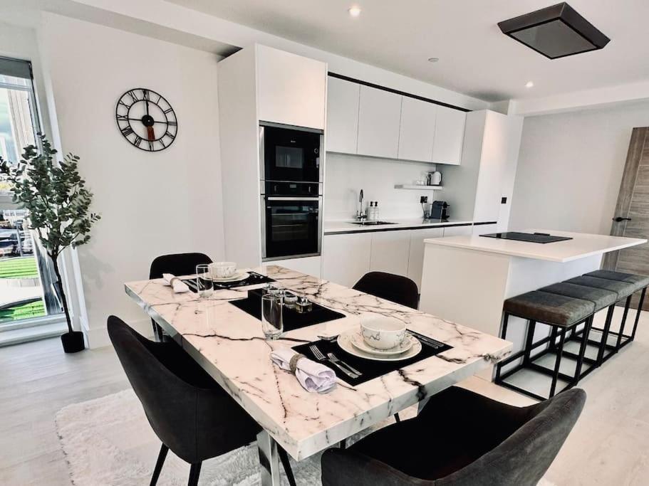 34 Cliff Edge Interior Designed Luxury With Sea Views Newquay (Cornwall)