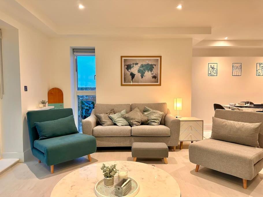 34 Cliff Edge Interior Designed Luxury With Sea Views Apartment *