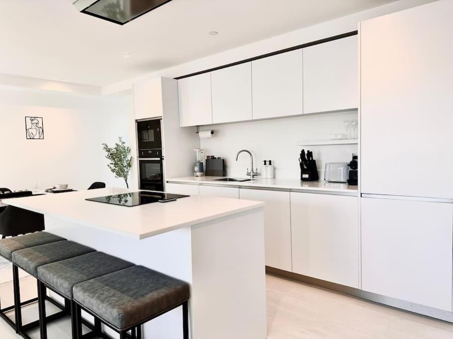 34 Cliff Edge Interior Designed Luxury With Sea Views *