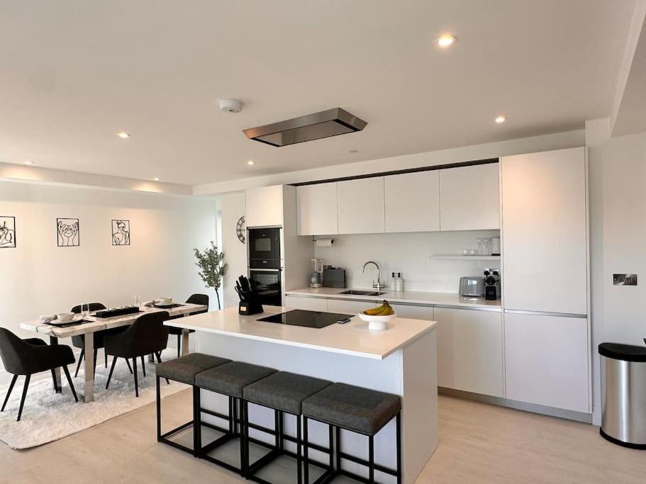 34 Cliff Edge Interior Designed Luxury With Sea Views